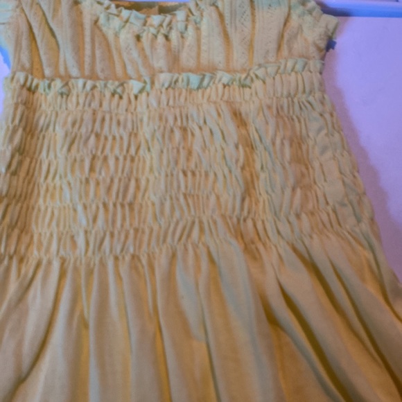 NWT Yellow Sleeveless Tunic Top - Picture 2 of 4